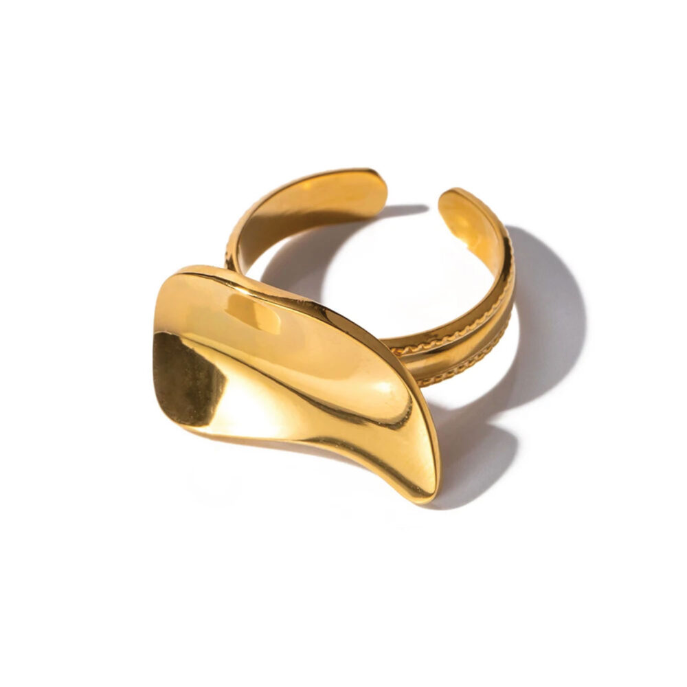 One size Drop shaped ring in Herit Gold